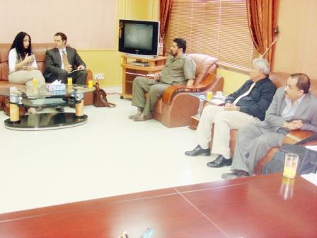 د. الجفري لدى استقباله أمس وفد مجموعة البنك الدولية